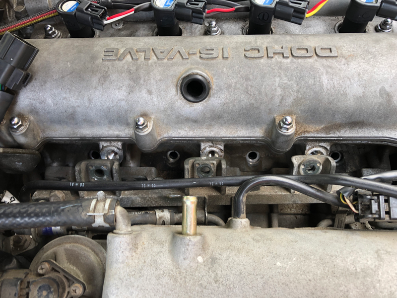 You can see the injector seats are reasonably clean here.